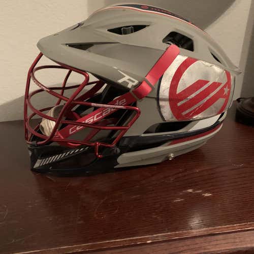 Gray Adult Player's Cascade R Helmet