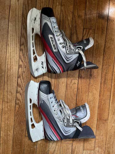 Senior Bauer Vapor X3.0 Regular Width  Size 7 Hockey Skates