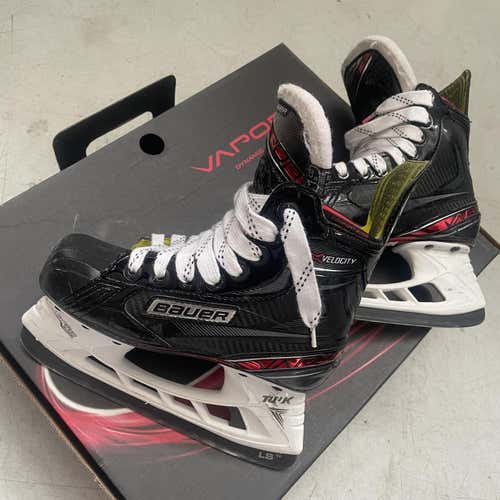 Junior Bauer Vapor Size 1.5 Hockey Skates