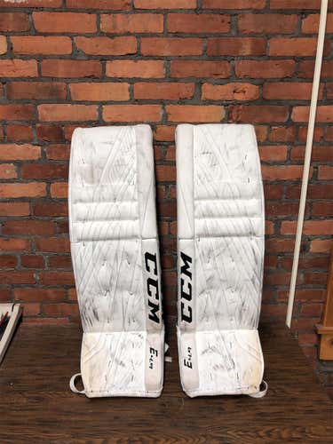 Senior 36" CCM Extreme flex 4.9 Goalie Leg Pads
