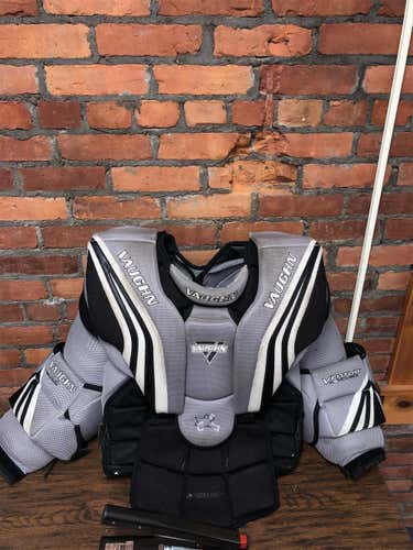 Senior XL Vaughn Ventus SLR Goalie Chest Protector