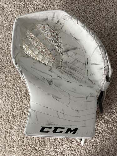 White Used Senior CCM Regular Revolution 595