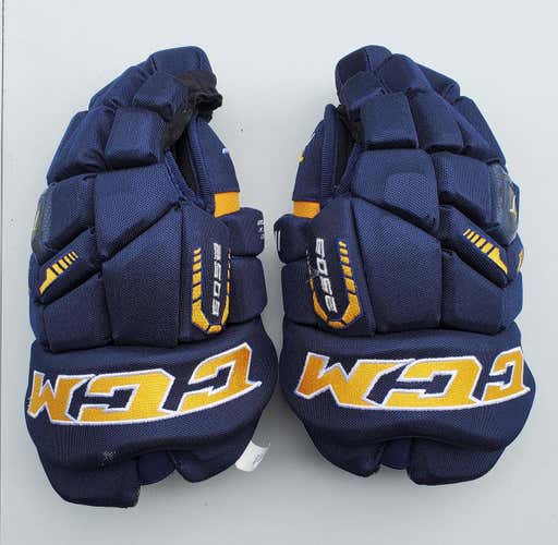 CCM Tacks 6052 Gloves 13" Fitting Sample