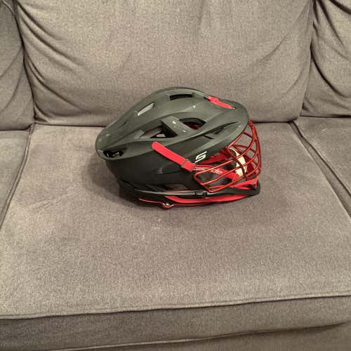 Black Adult Player's Cascade S Helmet