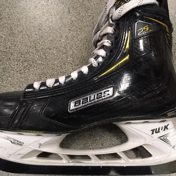 Senior Bauer Supreme 2S Pro Extra Wide Width Size 10 Hockey Skates