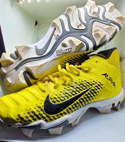 Yellow Used Youth Unisex Molded Cleats Nike Low Cut ALPHA