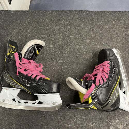 Junior CCM Tacks 5092 Extra Wide Width Size 4 Hockey Skates