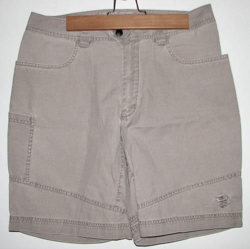 Mountain Hardwear Men's Tan Hiking Walking Active Shorts - Size 32 / 8" Inseam
