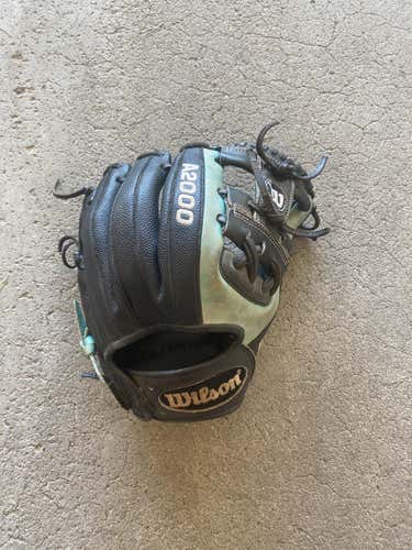 Used High School/College Wilson Right Hand Throw Infield A2000 Baseball Glove 11.5"