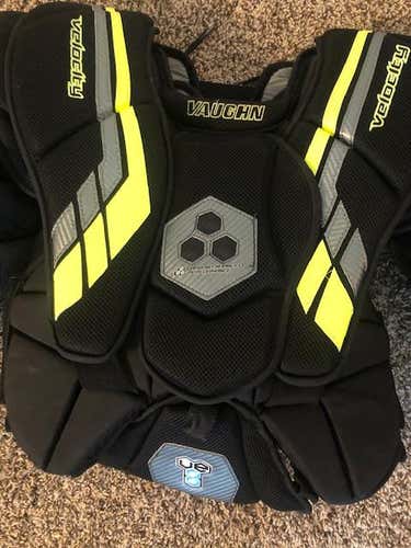 Used Intermediate Large Vaughn Velocity VE8 Int Goalie Chest Protector