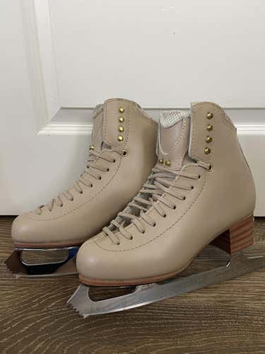 Jackson Figure Skates