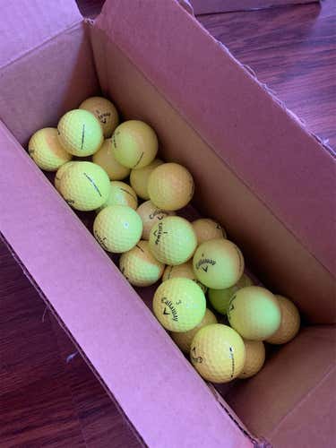 24 Yellow Callaway Golf Balls
