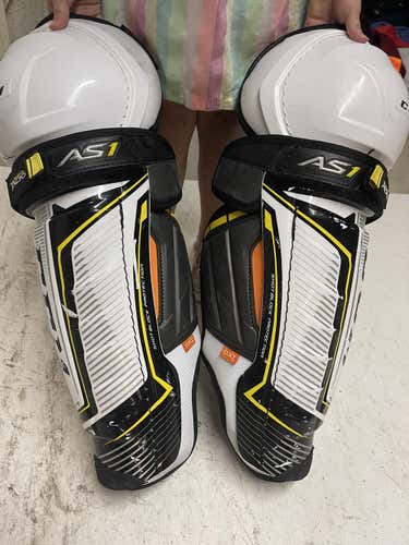 Senior CCM AS1 Super Tacks Shin Pads