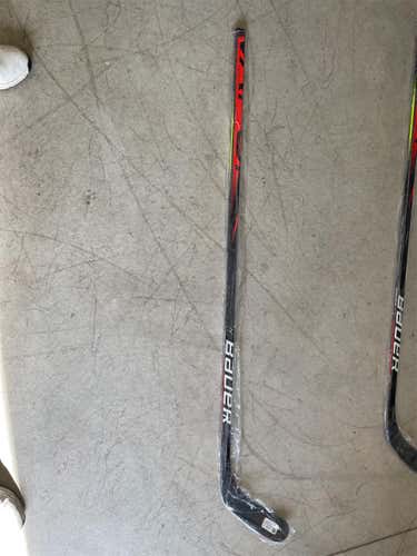 Senior Left Hand Vapor 2x Team Mid Pattern Pro Stock Hockey Stick