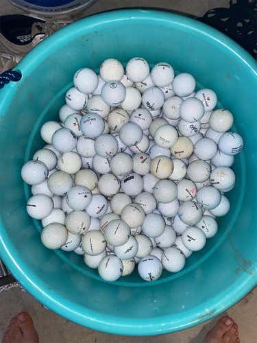 100 Assorted Golf Balls
