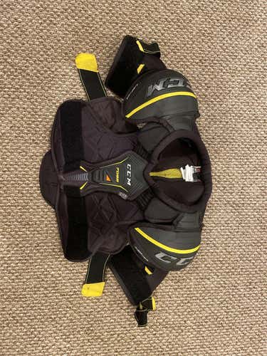 Junior Large CCM Tacks 7092 Shoulder Pads