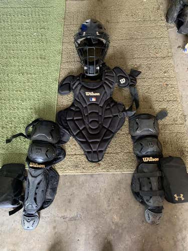 Wilson Catchers Gear W/ Knee Savers - Great Condition