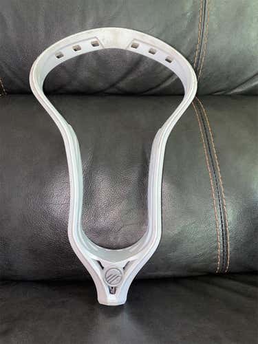 White Used Maverick Kinetik Head