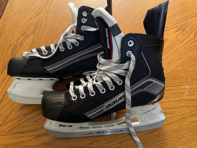 Used Bauer Extra Wide Width Size 10 Vapor X400 Hockey Skates