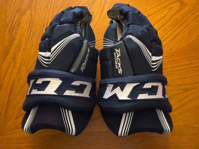 Blue Senior CCM 14" Tacks 5092 Gloves