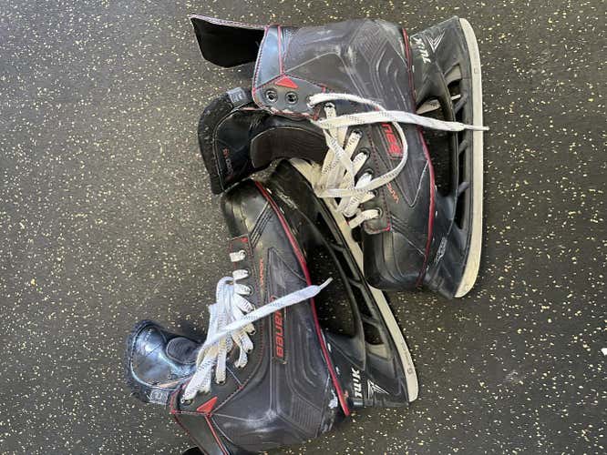 Used Bauer Regular Width Size 10 Vapor X500 Hockey Skates