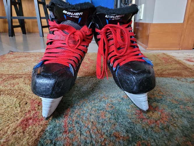 Used Junior Bauer Nexus N2700 Hockey Skates Extra Wide Width Size 3.5