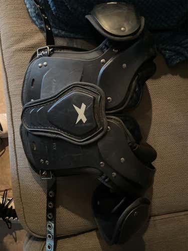 Used Youth Large Xenith Fly Shoulder Pads