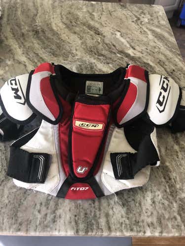 CCM U+ fiT07 Junior hockey chest protector