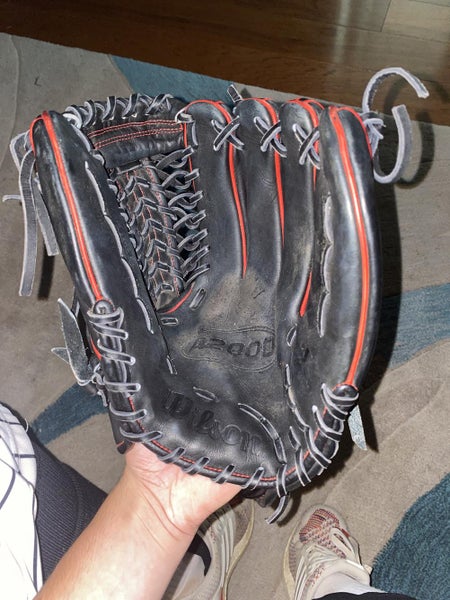 Used Wilson Right Hand Throw A2000 gg47 Baseball Glove 12.25"