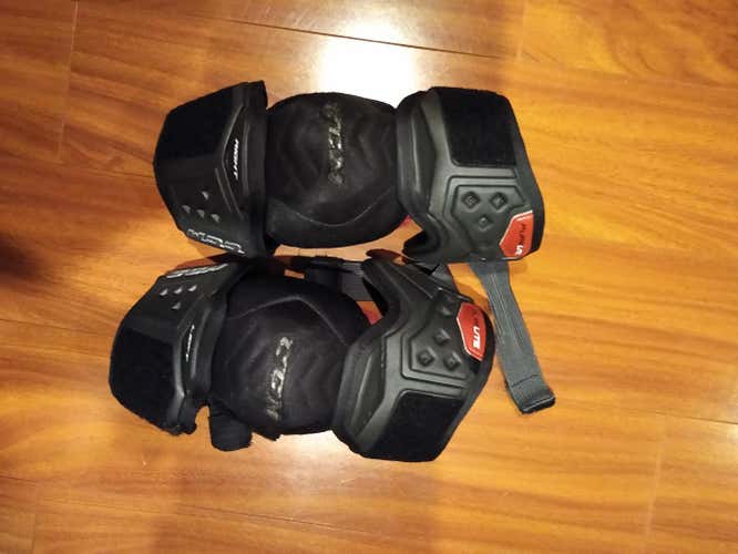 Used Junior Large CCM QLT PURE LITE Elbow Pads