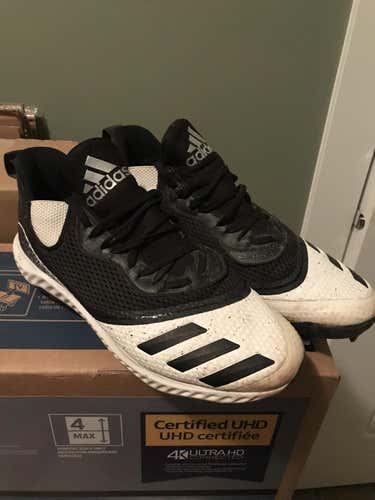 Black Men's Molded Cleats Low Cut Icon