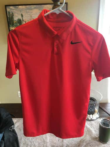 Red Used Men's Youth Large Nike Shirt