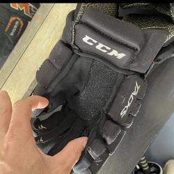 Black Senior CCM 14"  Tacks 6052 Gloves
