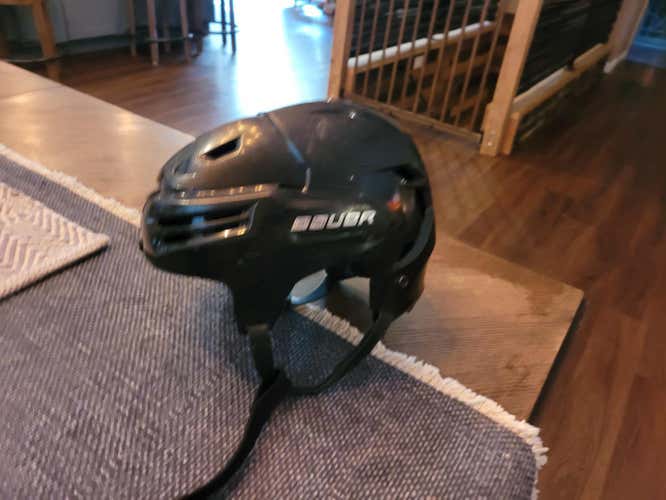 Used Small Bauer Re-Akt Helmet