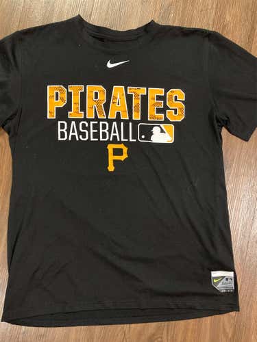 Pittsburgh Pirates Medium Nike T-Shirt