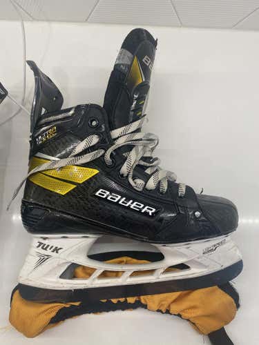 Senior Used Bauer Supreme Ultrasonic Hockey Skates Regular Width Size 7