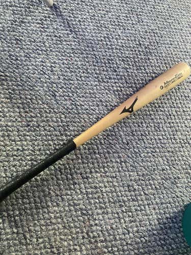 High School/College  Wood (-3) 31" MZM 271 Bat