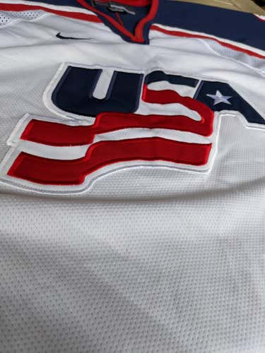 Vintage Nike Team USA Replica Hockey Jersey