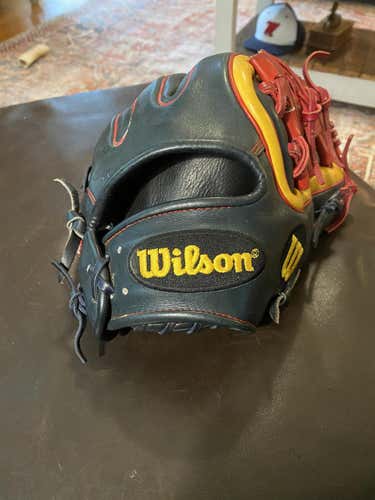 Red Used High School/College Wilson Right Hand Throw A2K Baseball Glove 11.5"