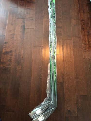 New Senior Bauer Right Handed Supreme ADV Hockey Stick Mid Pattern P92 77 flex