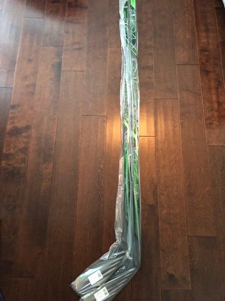 New Senior Bauer Right Handed Supreme ADV Hockey Stick Mid Pattern P92 77 flex