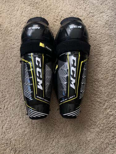 Senior CCM  Tacks 9040 Shin Pads