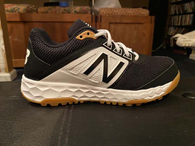 Men's Size 7.0 (Women's 8.0) New Balance Shoes
