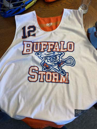 Buffalo storm Pinnie