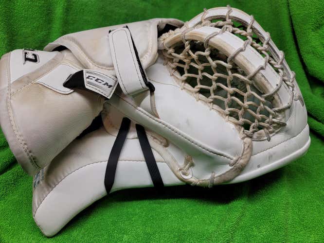 White Used Senior CCM Regular Extreme Flex 4 Pro