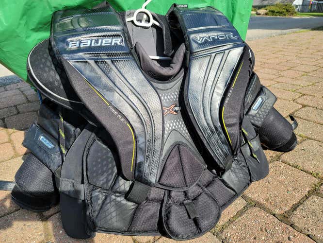 Used Senior Medium Bauer Vapor 2X Pro Goalie Chest Protector