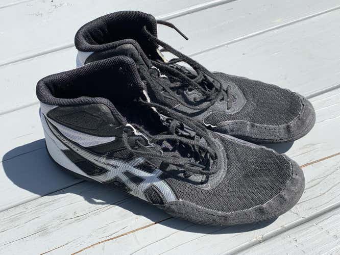 Asics Wrestling Shoes Size 10
