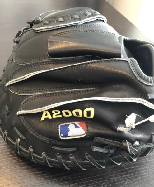 Wilson A2000 Catchers Mitt