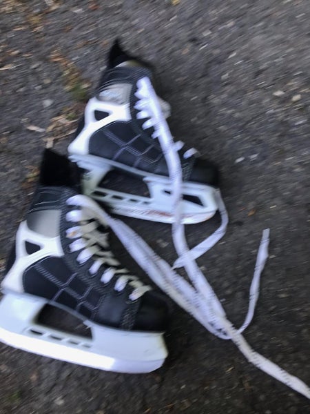 Used Youth CCM Hockey Skates Size 3