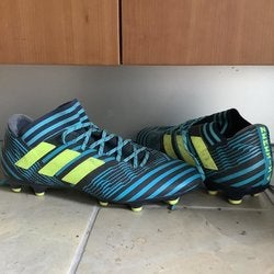 Nemiziz adidas cleats(read description)